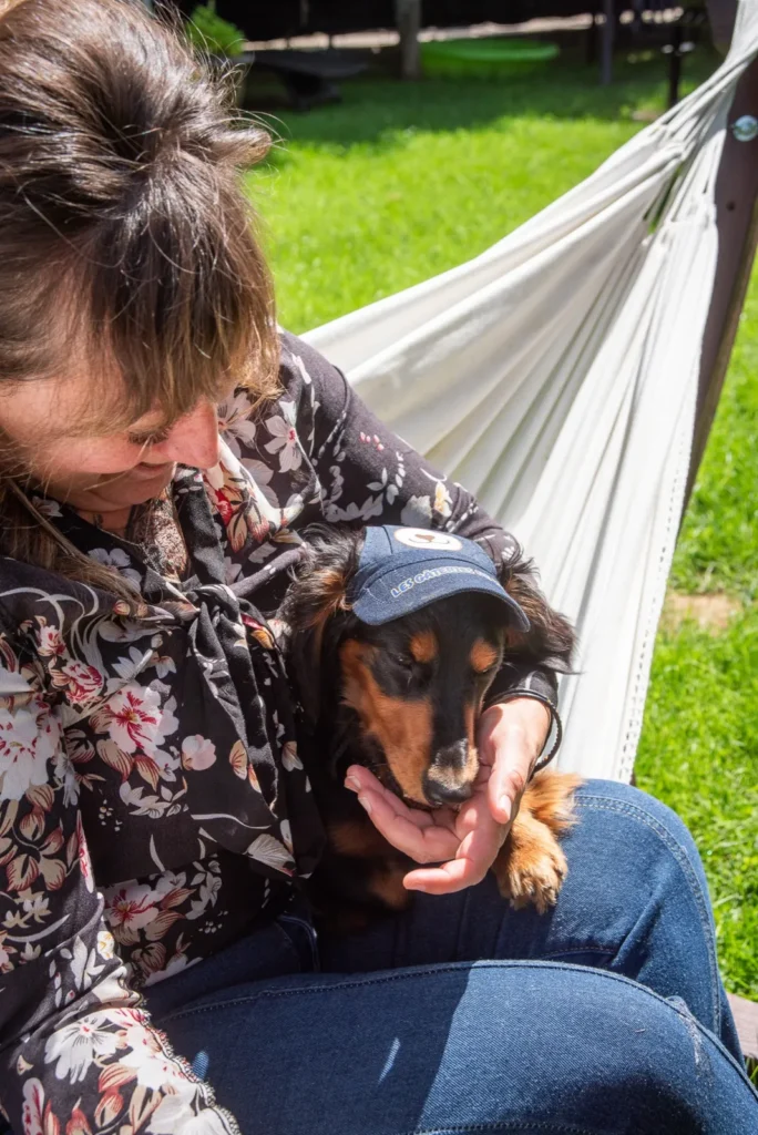 Katy et ses chiens Melvin et Sharlee